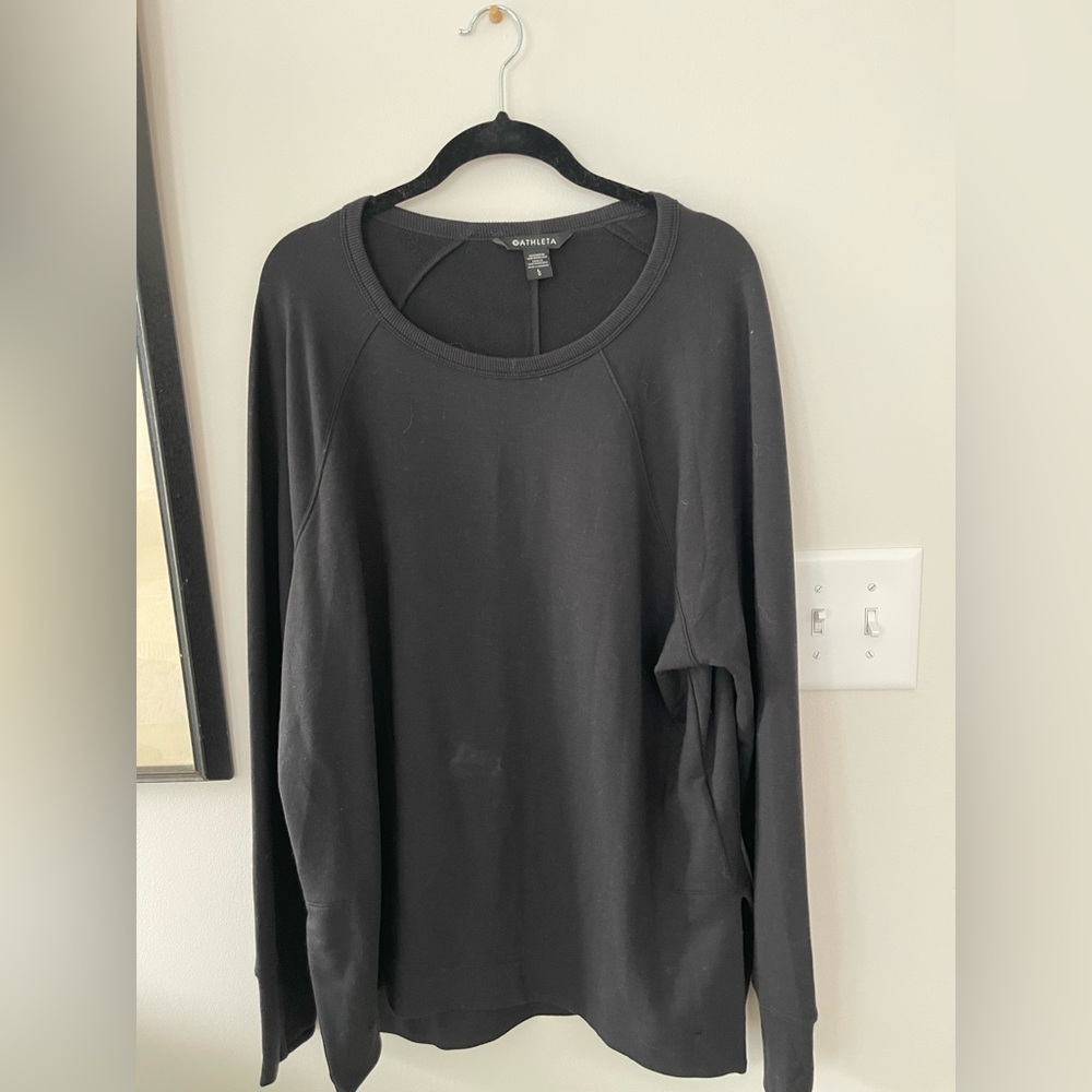 Like new, Athleta Coaster Luxe Recover Sweatshirt, size large